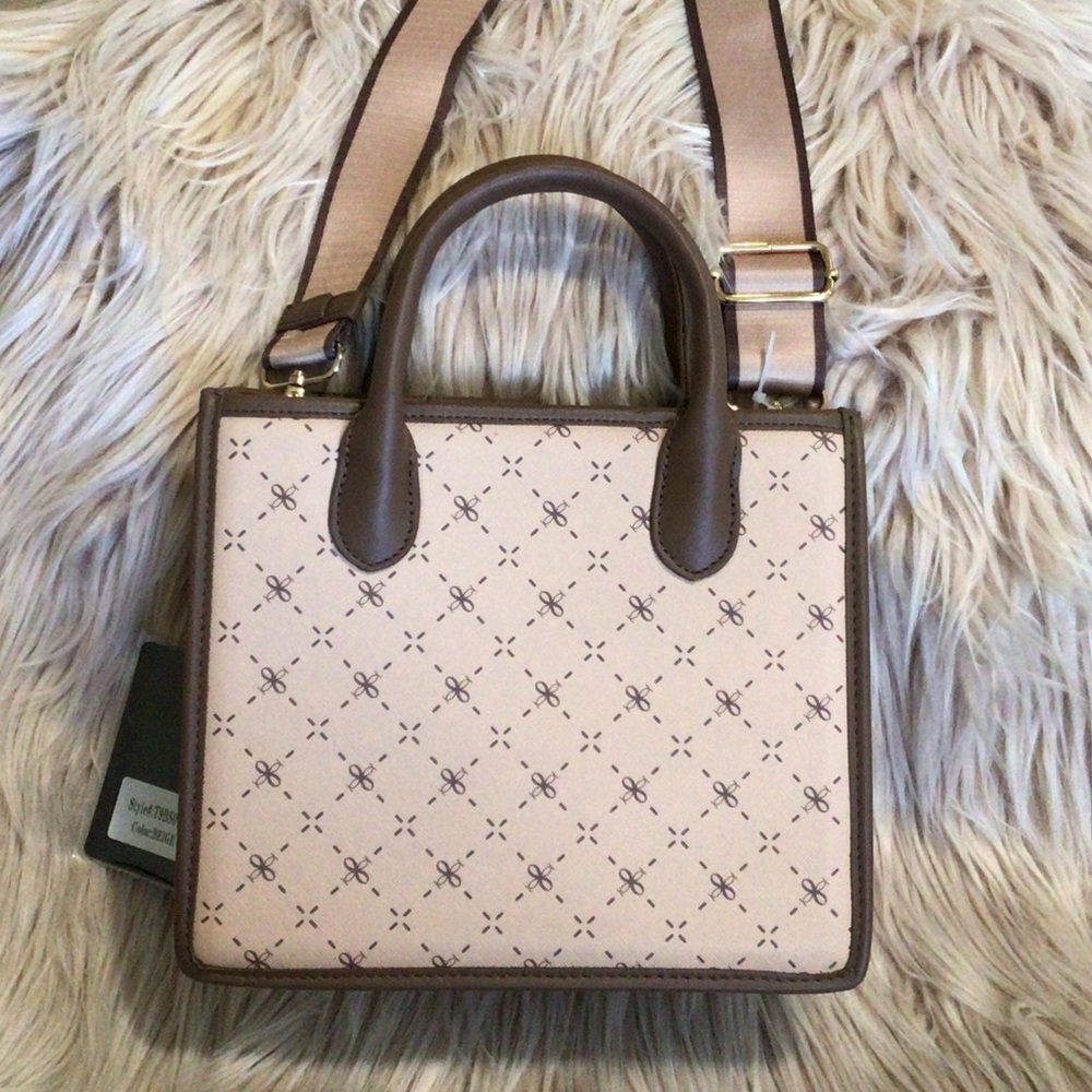 Elegant Brown and Cream Handbag